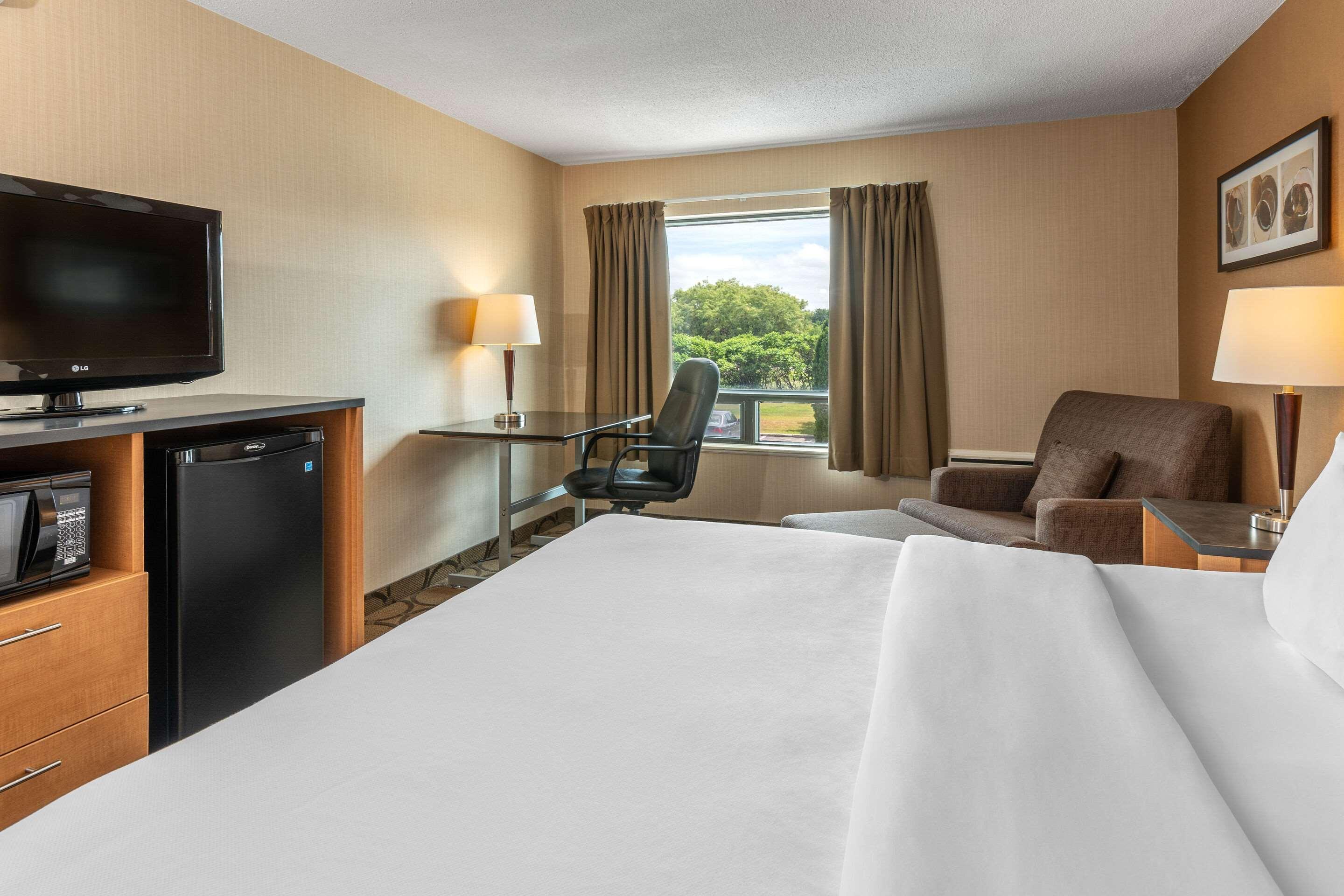 Comfort Inn Pembroke Buitenkant foto